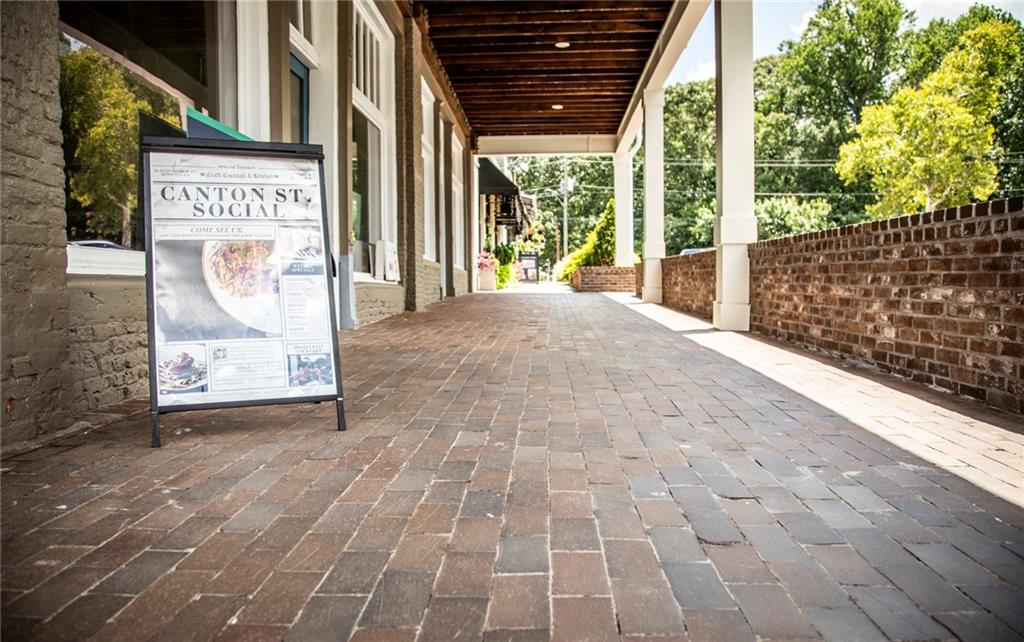 114 Bridgecrest Road, Unit 8 Roswell, GA 30075 - Photo 25 of 35