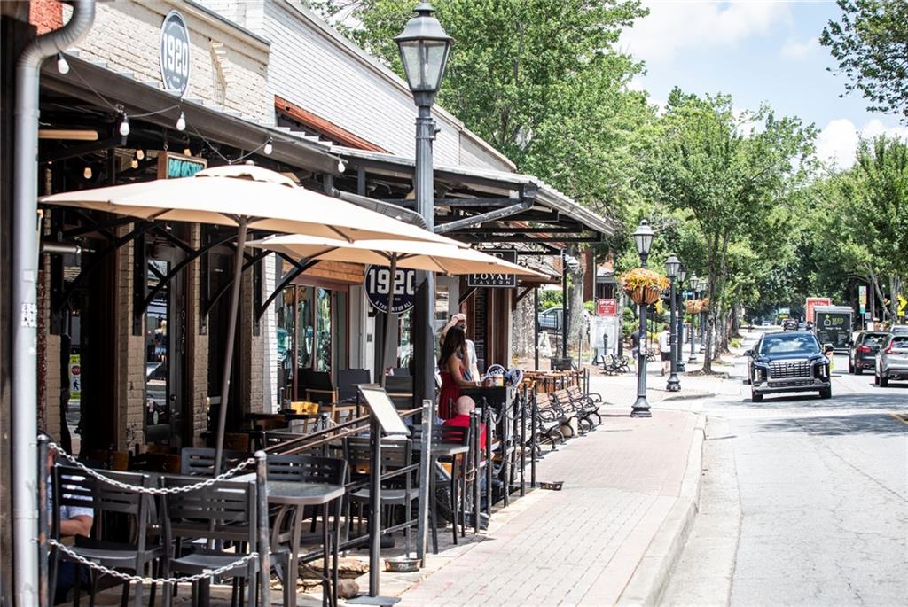 114 Bridgecrest Road, Unit 8 Roswell, GA 30075 - Photo 27 of 35