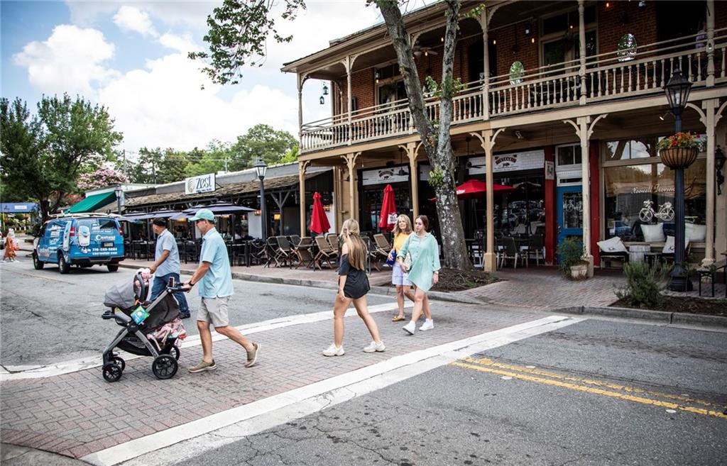 114 Bridgecrest Road, Unit 8 Roswell, GA 30075 - Photo 30 of 35