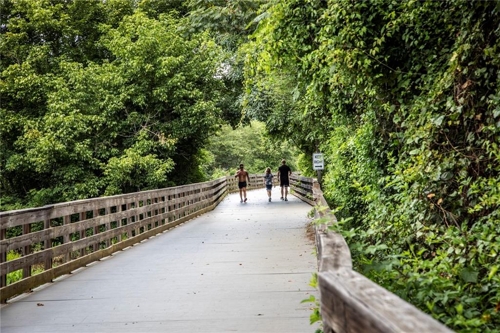 114 Bridgecrest Road, Unit 8 Roswell, GA 30075 - Photo 34 of 35