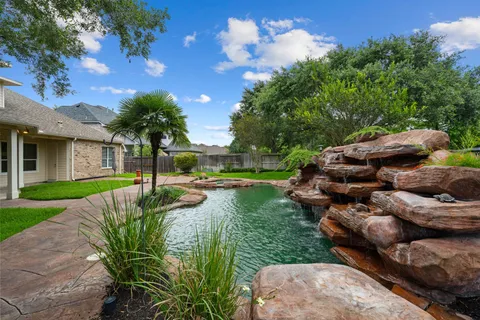 $949,000 | 830 Lake Grayson Drive, Katy, TX 77494