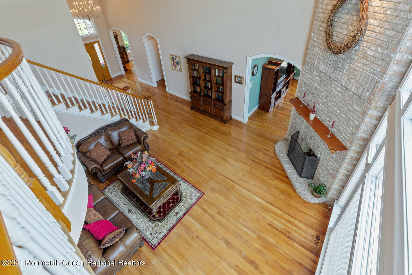49 Applegate Road Jobstown, NJ 08041 - Photo 33 of 60 a living room with furniture