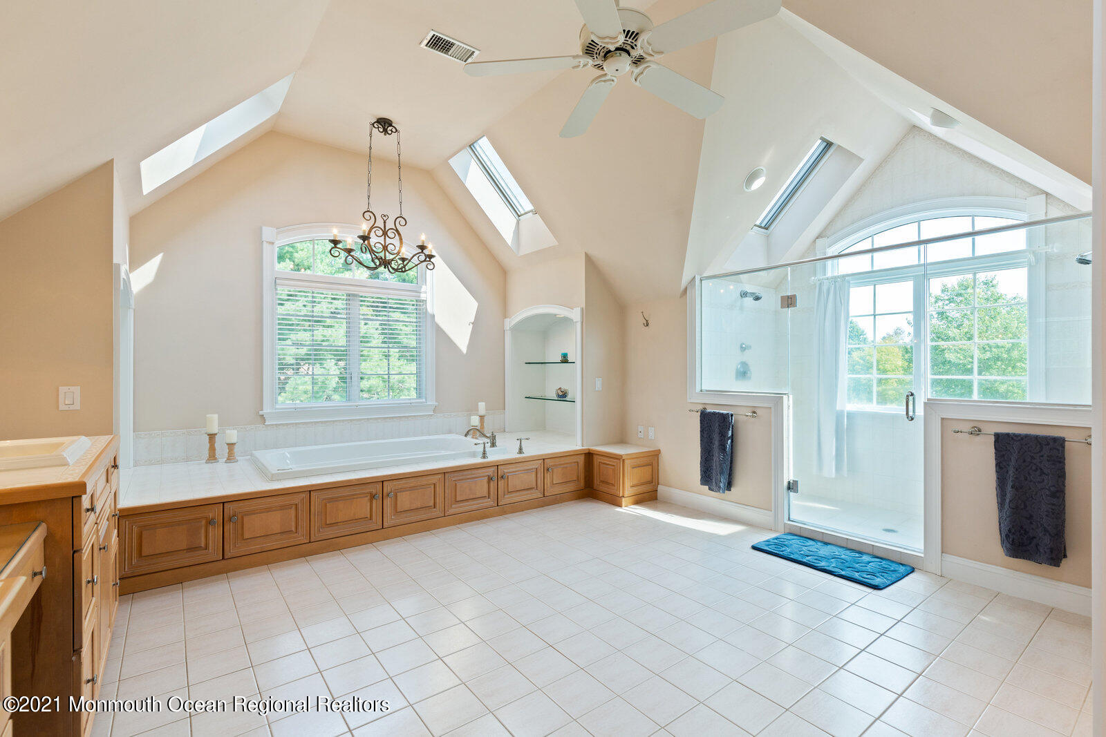 49 Applegate Road Jobstown, NJ 08041 - Photo 41 of 60 a spacious bathroom with a tub and a large window