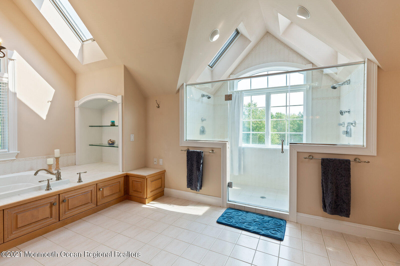 49 Applegate Road Jobstown, NJ 08041 - Photo 44 of 60 a spacious bathroom with a tub sink and mirror