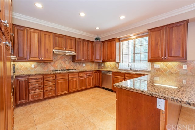 26444 Brooks Circle Stevenson Ranch, CA 91381 - Photo 10 of 35