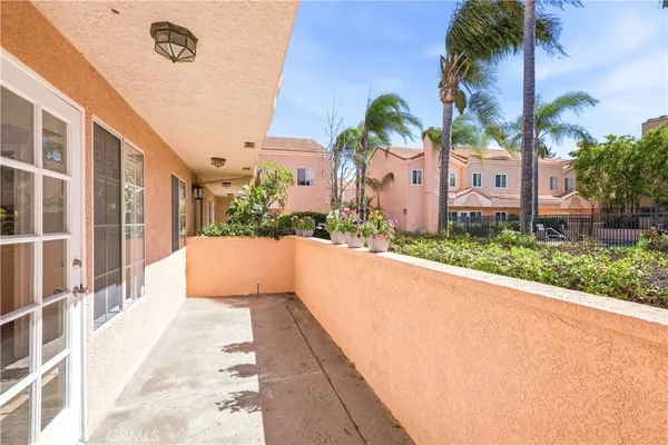 $4,600 | 5200 White Oak Avenue, Unit 63, Encino, CA 91316