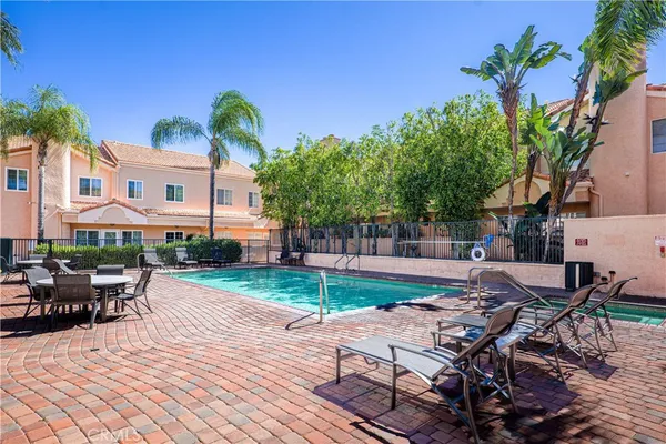 $4,600 | 5200 White Oak Avenue, Unit 63, Encino, CA 91316