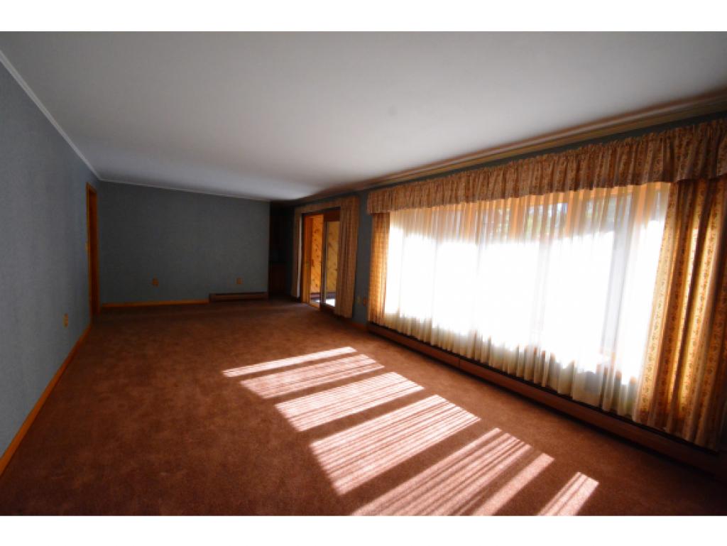 54 Evans Road Madbury, NH 03823 - Photo 10 of 36 Gallery Image 10