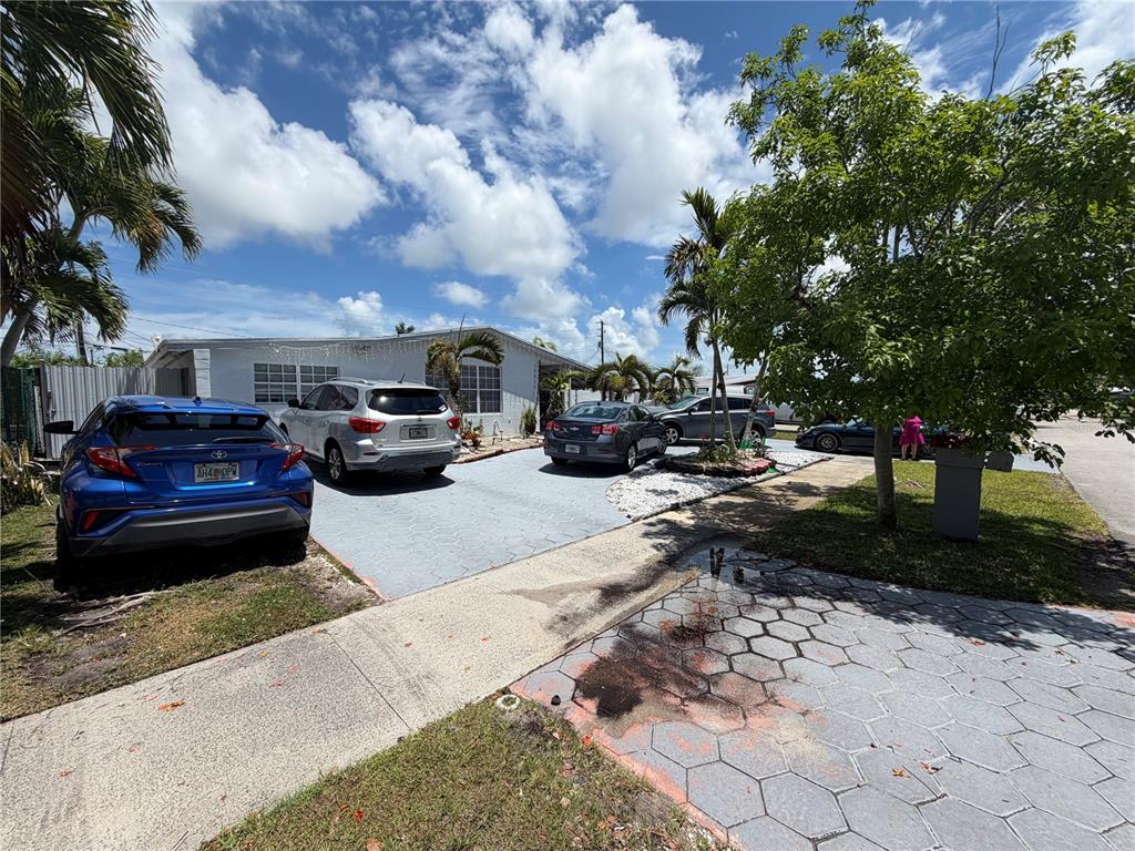 18615 Southwest 98th Avenue Miami, FL 33157 - Photo 2 of 44