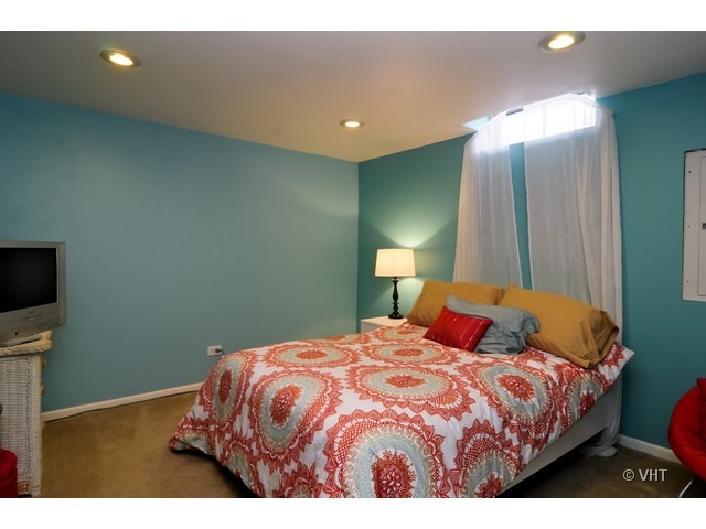 929 Manchester Road Lake Zurich, IL 60047 - Photo 19 of 25 Gallery Image 19