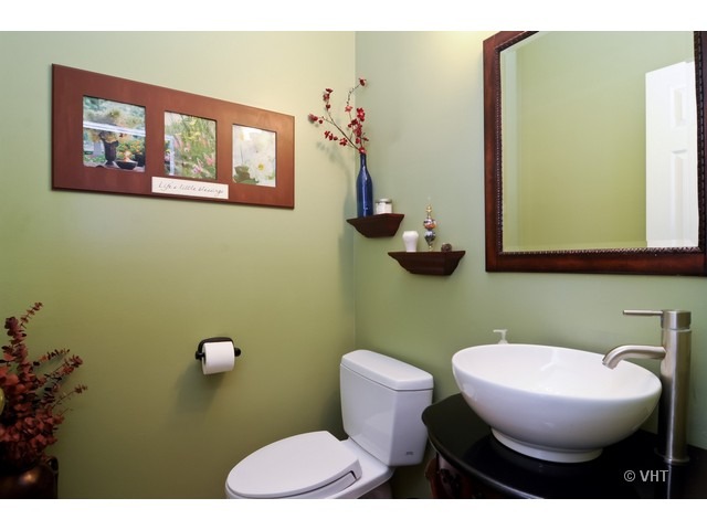 929 Manchester Road Lake Zurich, IL 60047 - Photo 22 of 25 Gallery Image 22