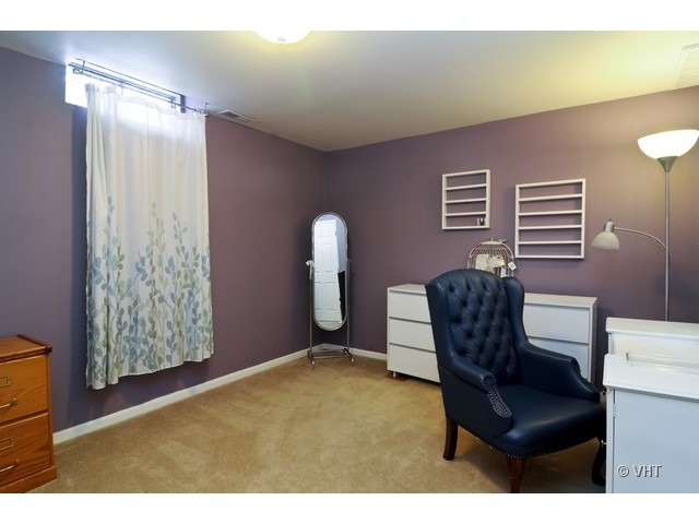 929 Manchester Road Lake Zurich, IL 60047 - Photo 9 of 25 Gallery Image 9