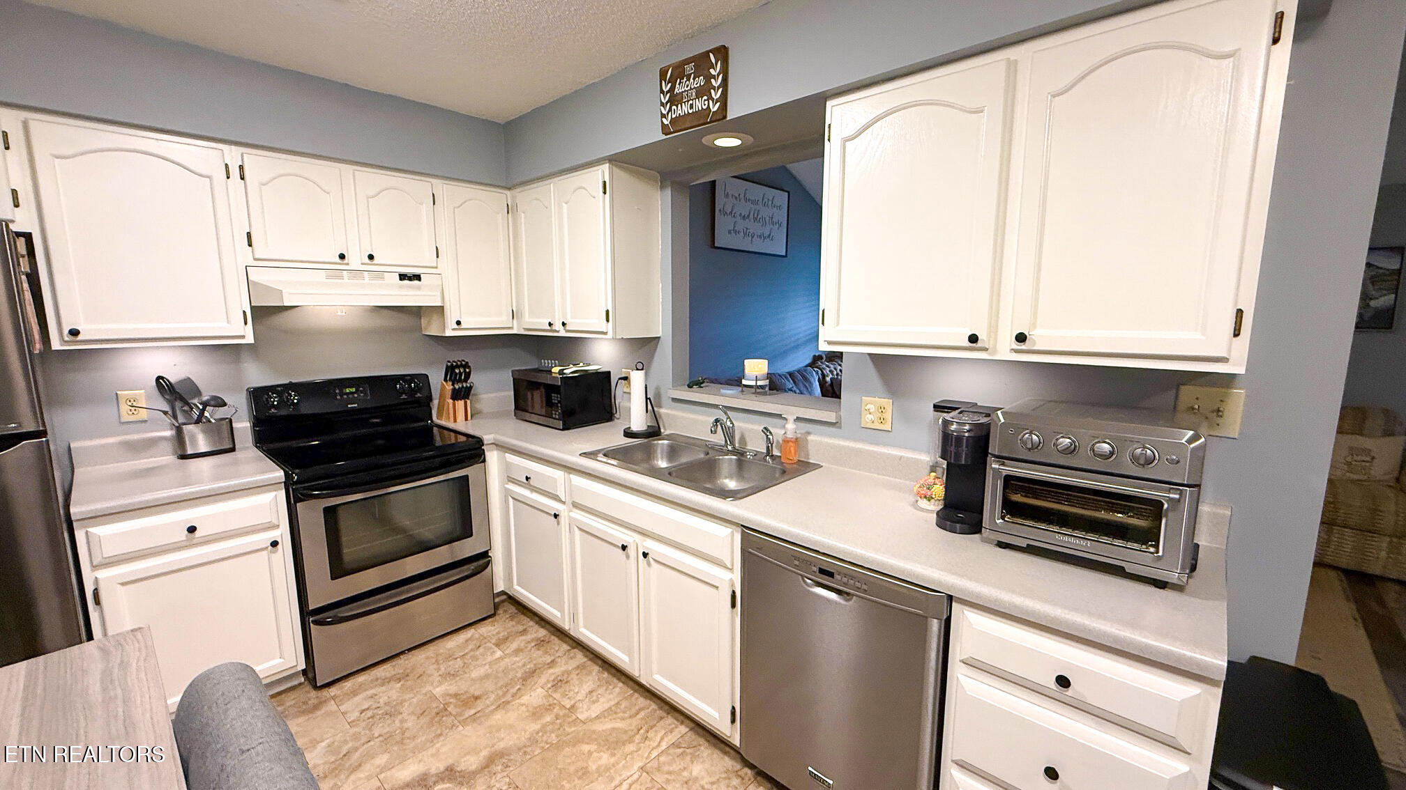 7133 Lyngate Boulevard Powell, TN 37849 - Photo 5 of 23 IMG_1812