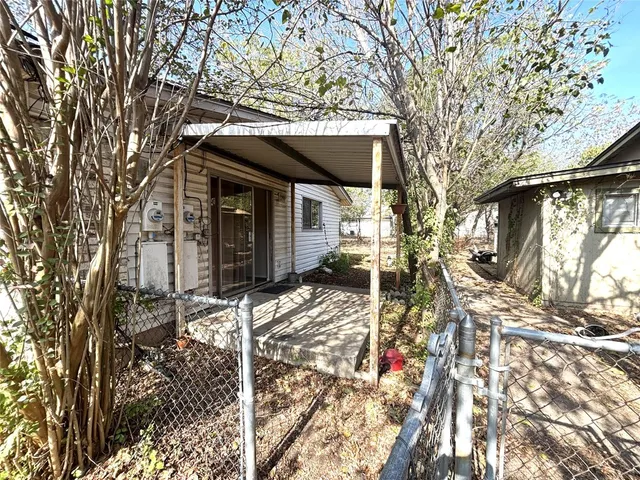 a view of house with a outdoor space