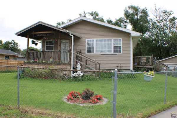 $230,000 | 3110 Southeast Indiana Avenue, Topeka, KS 66605
