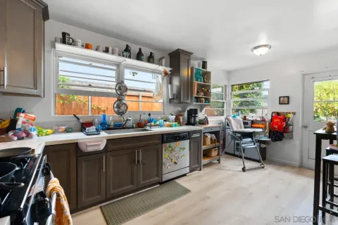 $1,549,000 | 4262 Santa Cruz Avenue, San Diego, CA 92107