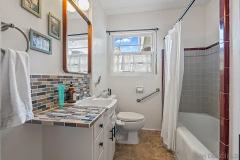 $1,549,000 | 4262 Santa Cruz Avenue, San Diego, CA 92107