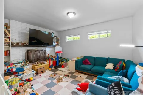 $1,549,000 | 4262 Santa Cruz Avenue, San Diego, CA 92107