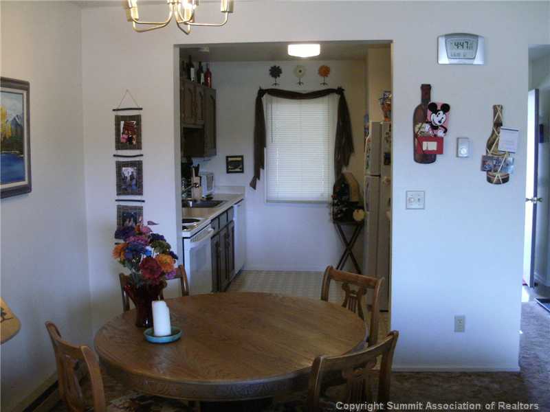 252 Cove Boulevard, Unit R4 Dillon, CO 80435 - Photo 6 of 7 Kitchen.