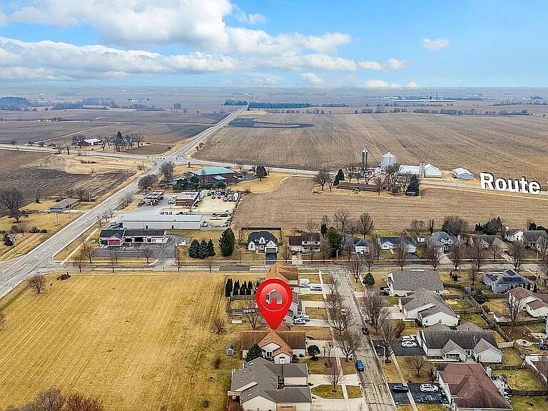 678 Elizabeth Street Maple Park, IL 60151 - Photo 17 of 18 a view of a city
