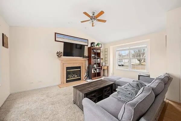 $273,000 | 678 Elizabeth Street, Maple Park, IL 60151