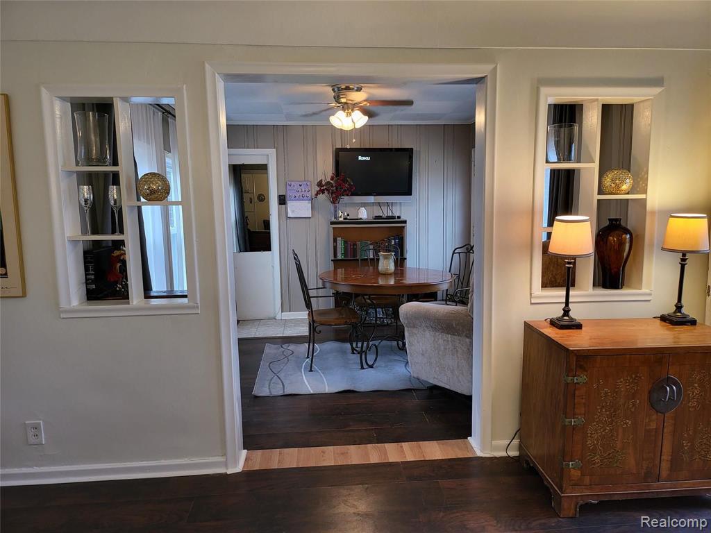 2239 Roslyn Road Harper Woods, MI 48236 - Photo 17 of 32