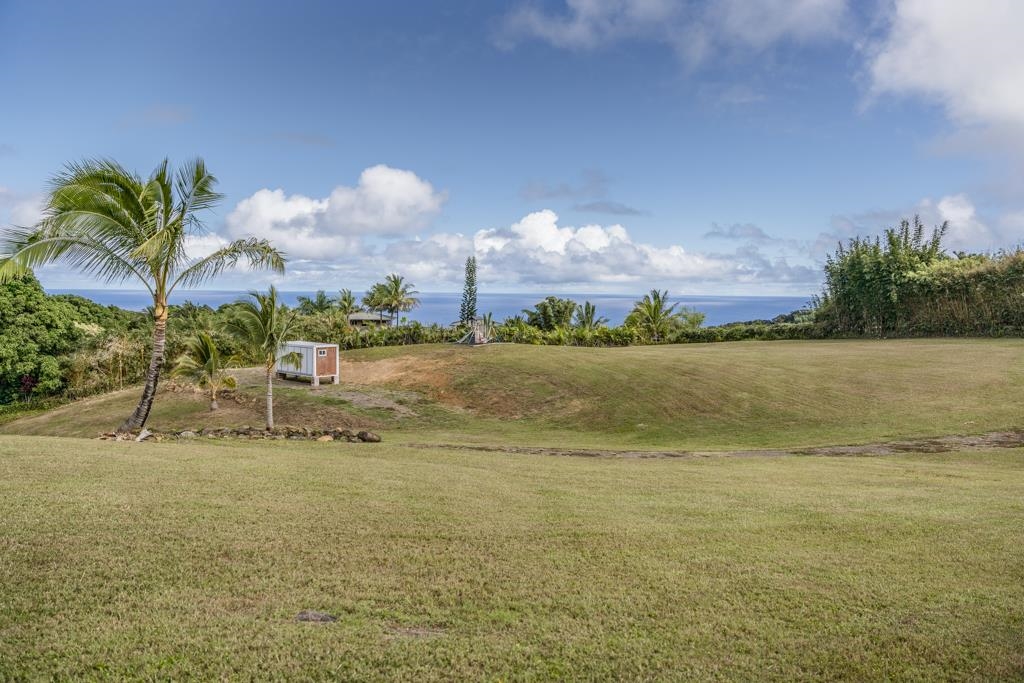 320 Hanauana Road Haiku, HI 96708 - Photo 24 of 33 a view of an ocean