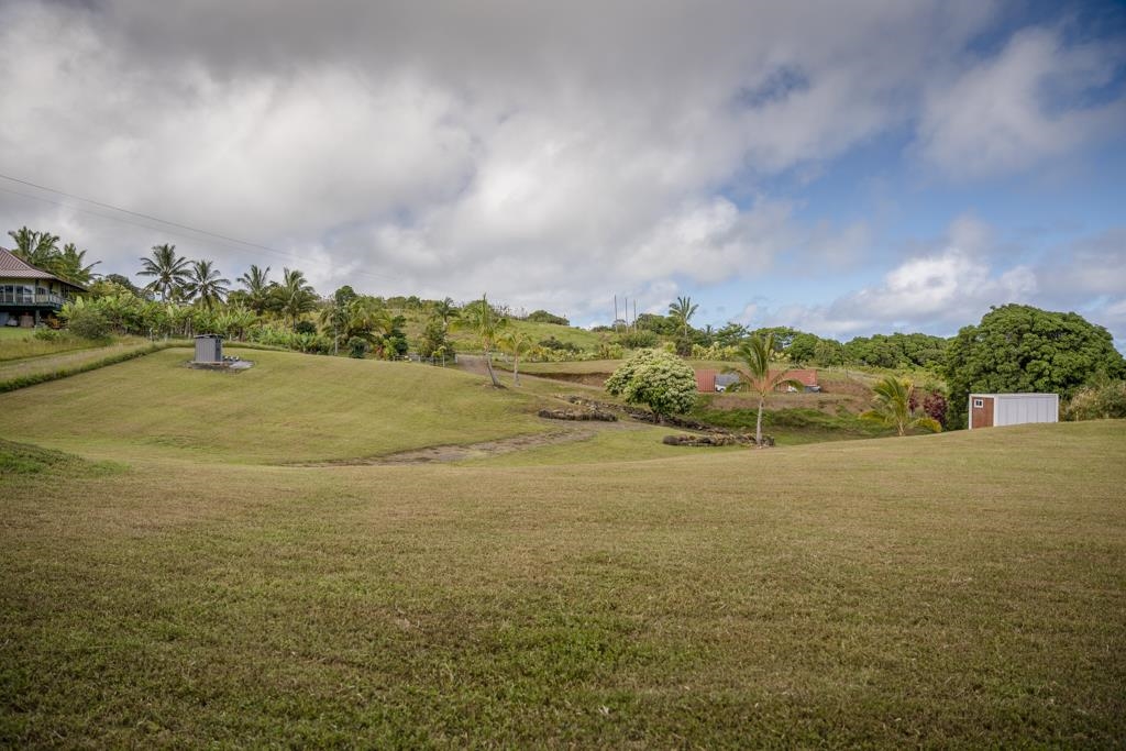 320 Hanauana Road Haiku, HI 96708 - Photo 27 of 33 a view of an ocean and beach