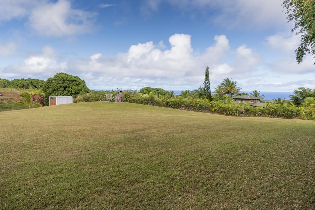320 Hanauana Road Haiku, HI 96708 - Photo 28 of 33 a view of an ocean and beach