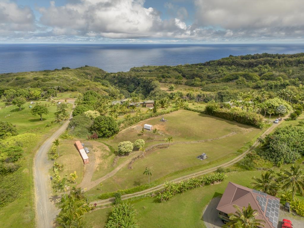 320 Hanauana Road Haiku, HI 96708 - Photo 3 of 33 a view of an ocean