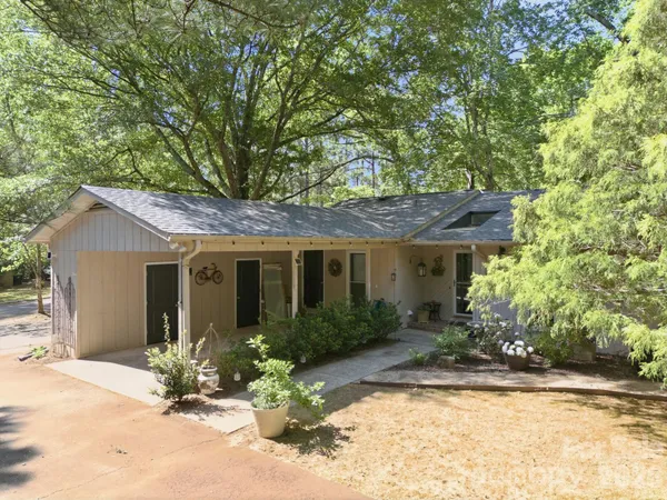$329,000 | 91 Diamond Ridge Lane, Columbus, NC 28722