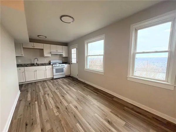 $1,695 | 360 Hemlock Drive, Coraopolis, PA 15108