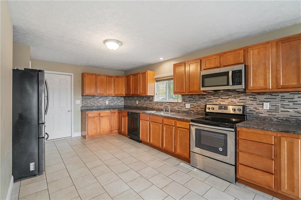229 Miller Road Washington, PA 15301 - Photo 6 of 27