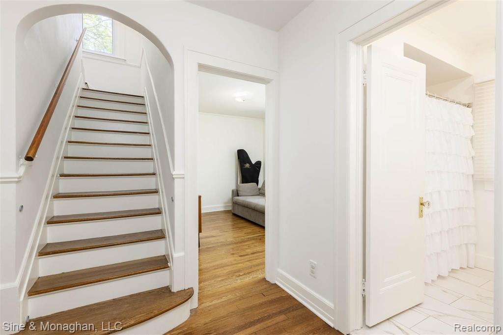 591 Fisher Road Grosse Pointe, MI 48230 - Photo 20 of 35