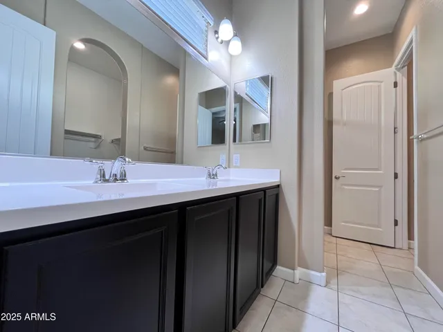 $1,775 | 1367 South Country Club Drive, Unit 1250, Mesa, AZ 85210