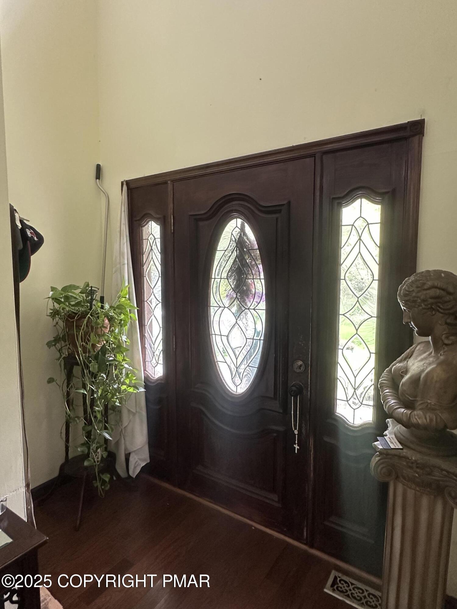 2162 Longview Drive Bushkill, PA 18324 - Photo 6 of 33