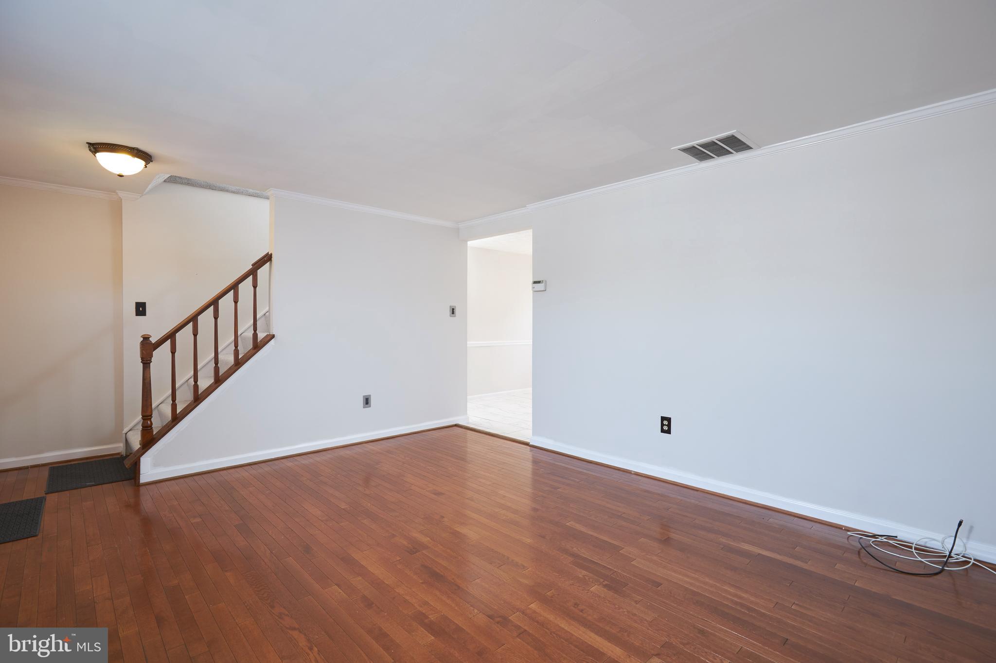 1427 Farmcrest Way Silver Spring, MD 20905 - Photo 3 of 40 Gallery Image 3