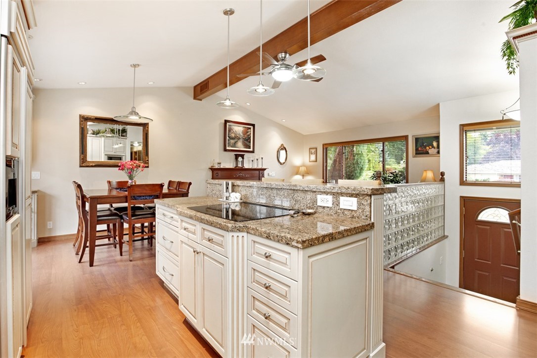 22 199th Place Southeast Bothell, WA 98012 - Photo 5 of 25