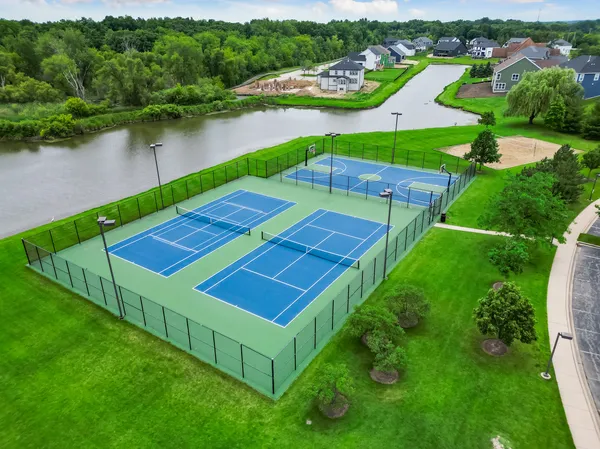 $570,000 | 748 Cashmere Lane, Elgin, IL 60124