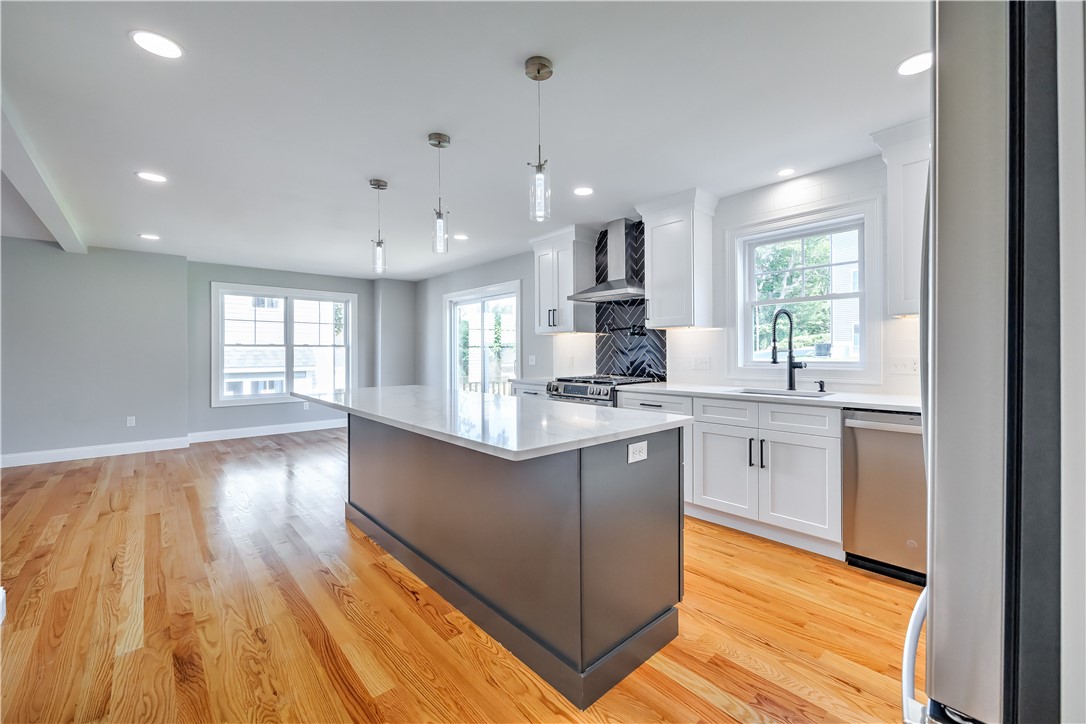 188 St Louis Avenue Woonsocket, RI 02895 - Photo 9 of 31
