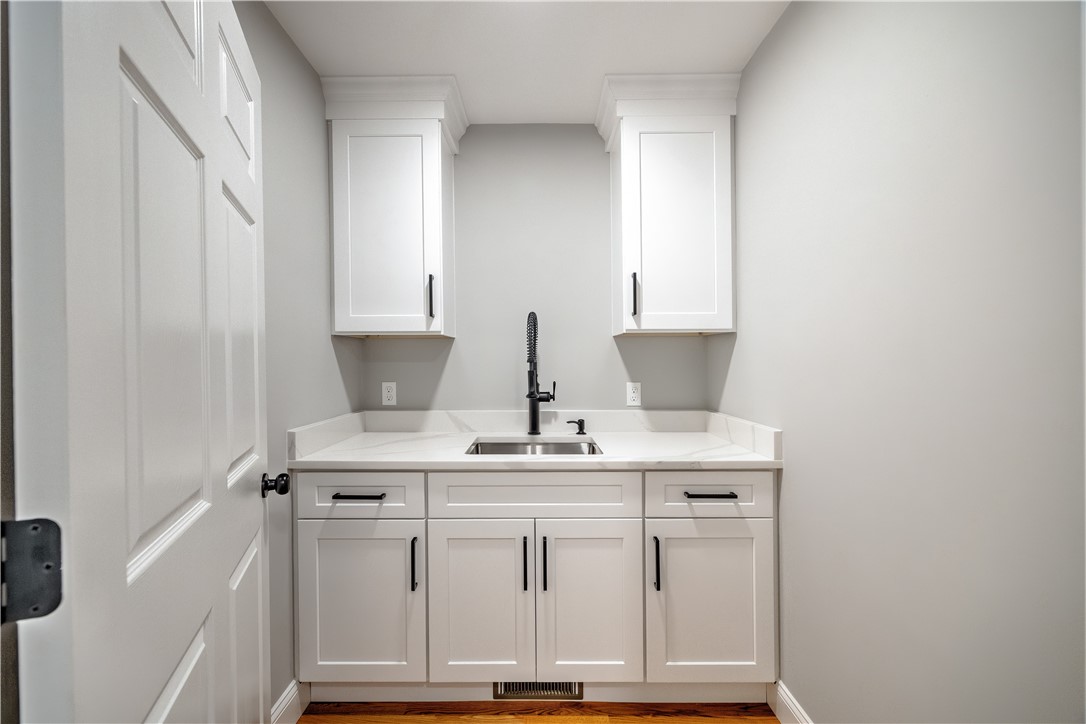 188 St Louis Avenue Woonsocket, RI 02895 - Photo 10 of 31