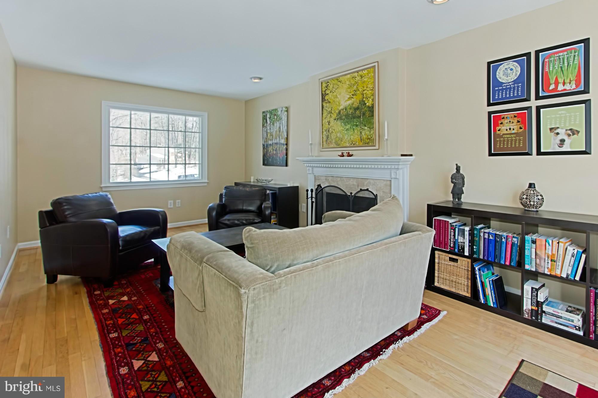 10415 Adel Road Oakton, VA 22124 - Photo 12 of 30 Family Room