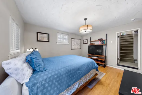 $7,500 | 5918 Canyon Cove, Los Angeles, CA 90068