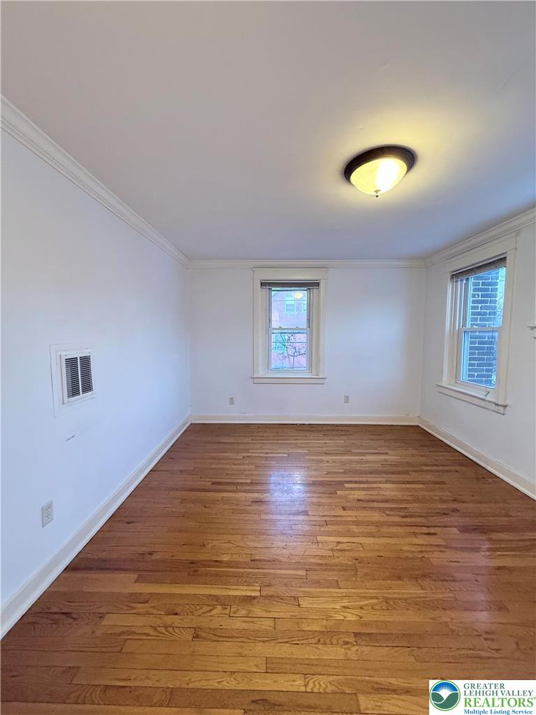 729 Spring Street, Unit 2 Bethlehem, PA 18018 - Photo 27 of 32 Living Room