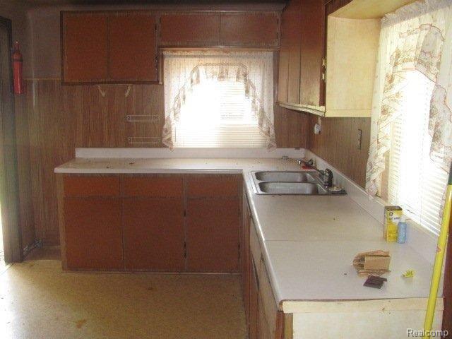 36873 Ecorse Road Romulus, MI 48174 - Photo 3 of 7 5-23 036.jpg