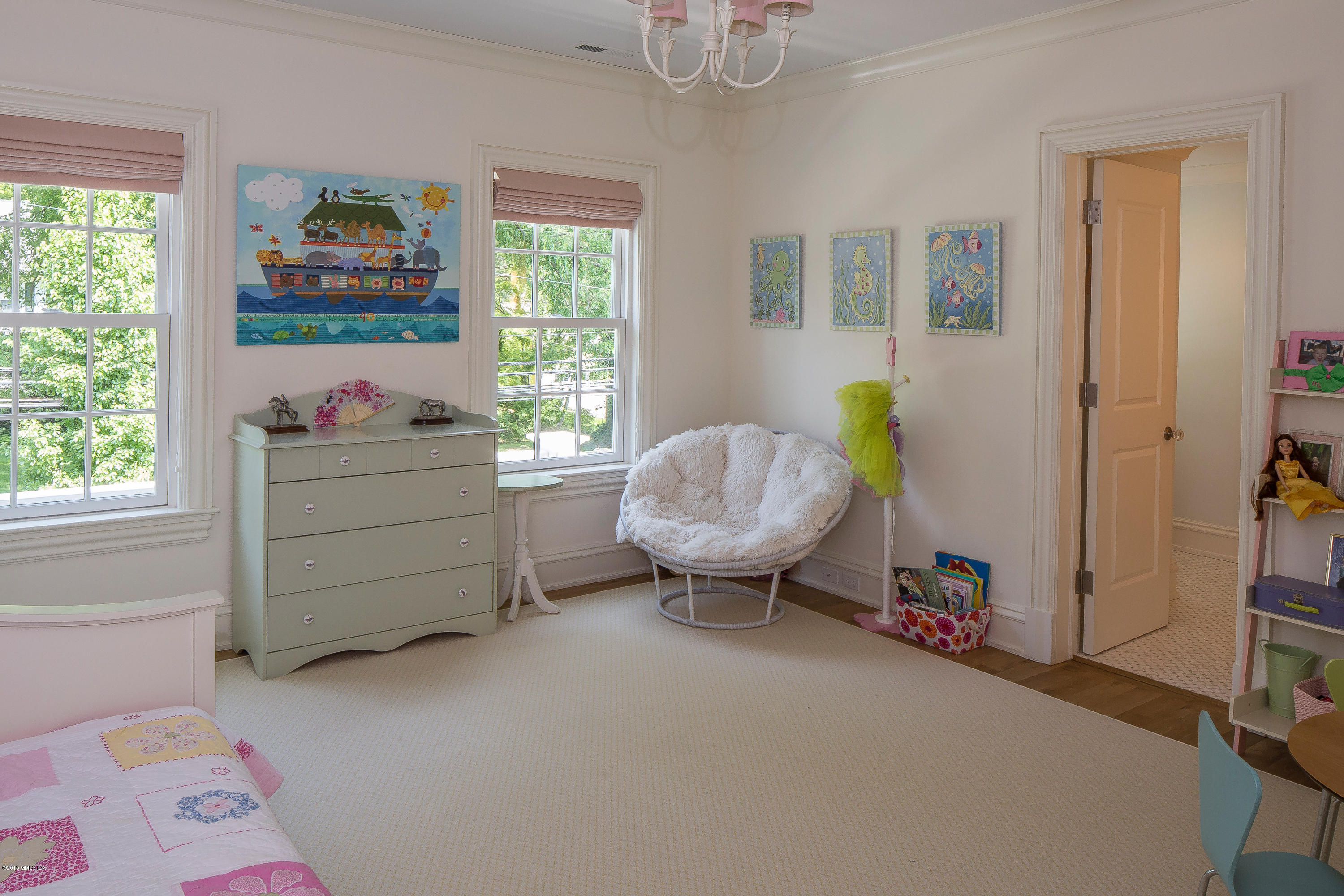 264 Riverside Avenue Riverside, CT 06878 - Photo 20 of 27 a room with furniture and window