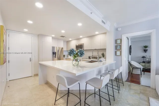 $9,000 | 801 Brickell Key Boulevard, Unit 3204, Miami, FL 33131