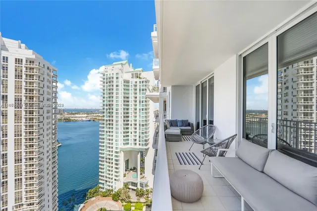 $9,000 | 801 Brickell Key Boulevard, Unit 3204, Miami, FL 33131