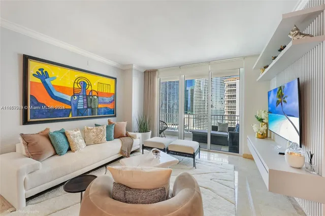 $9,000 | 801 Brickell Key Boulevard, Unit 3204, Miami, FL 33131