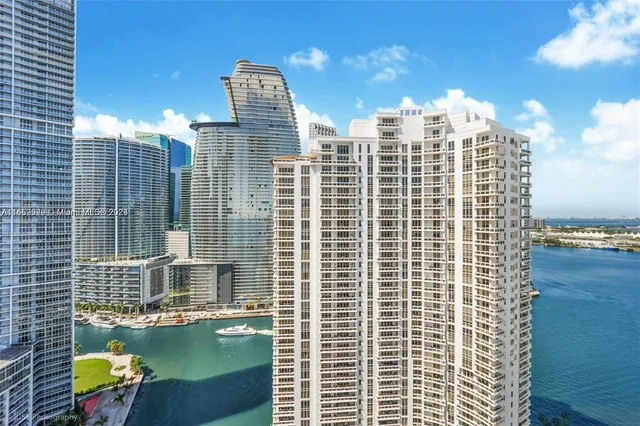 $9,000 | 801 Brickell Key Boulevard, Unit 3204, Miami, FL 33131